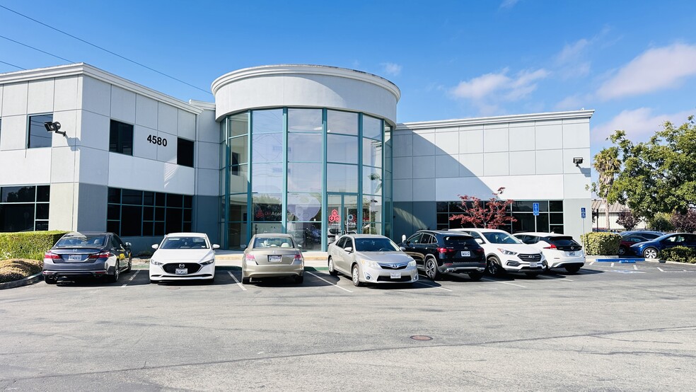 4580 Auto Mall Pky, Fremont, CA for lease - Building Photo - Image 1 of 3