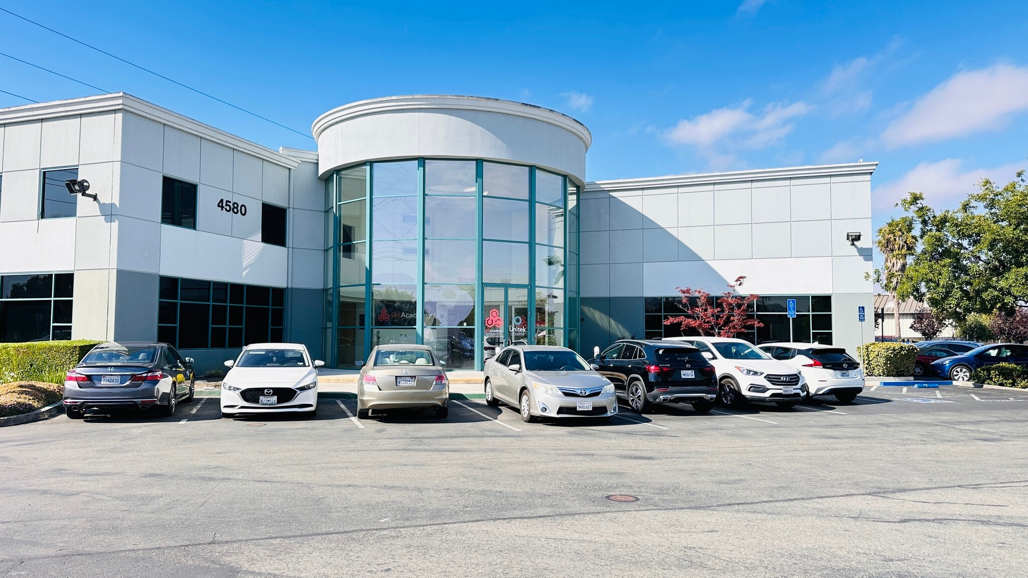 4580 Auto Mall Pky, Fremont, CA for lease Building Photo- Image 1 of 4