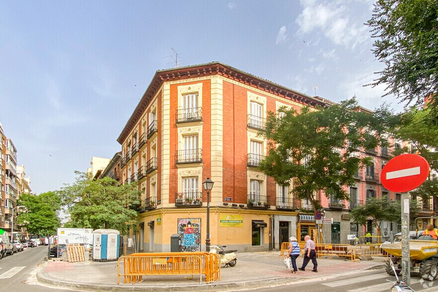 Immeuble residentiel dans Madrid, Madrid à vendre - Photo principale - Image 1 de 2