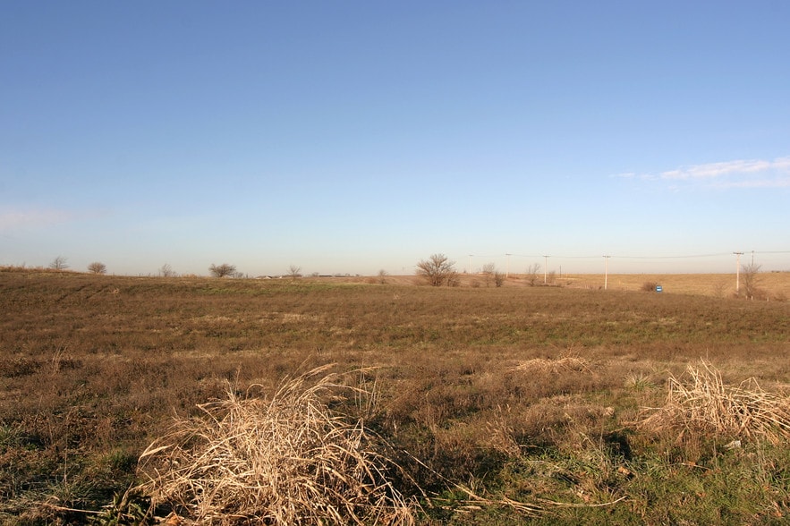 16821-16847 College Blvd, Lenexa, KS for lease - Primary Photo - Image 1 of 4