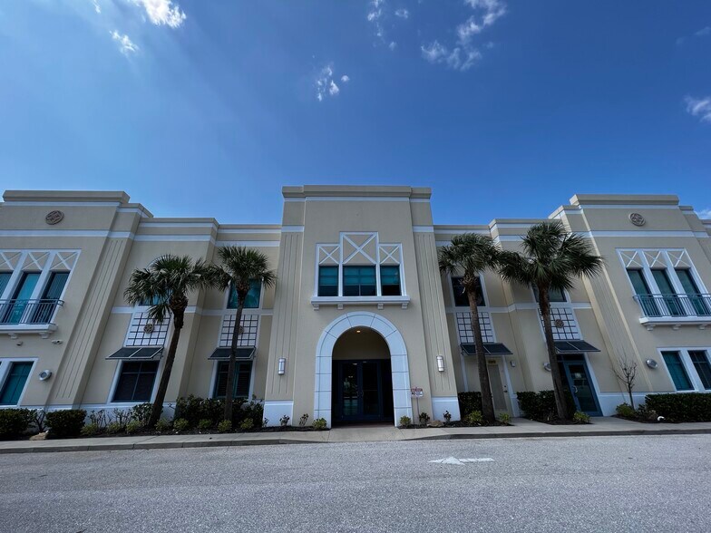 2970 University Pky, Sarasota, FL à louer - Photo du bâtiment - Image 2 de 8