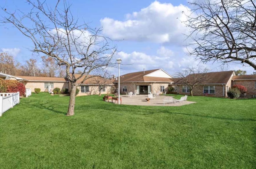 150 Fox Ridge Dr, Vincennes, IN for sale Primary Photo- Image 1 of 16