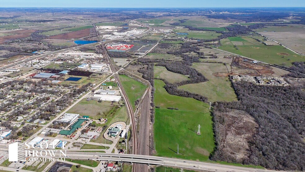 1920 N Weaver St, Gainesville, TX à vendre - Photo du bâtiment - Image 3 de 6