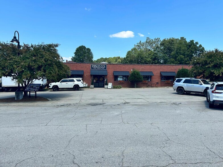 139 City Hall Ave, Bowdon, GA à vendre - Photo du bâtiment - Image 3 de 6