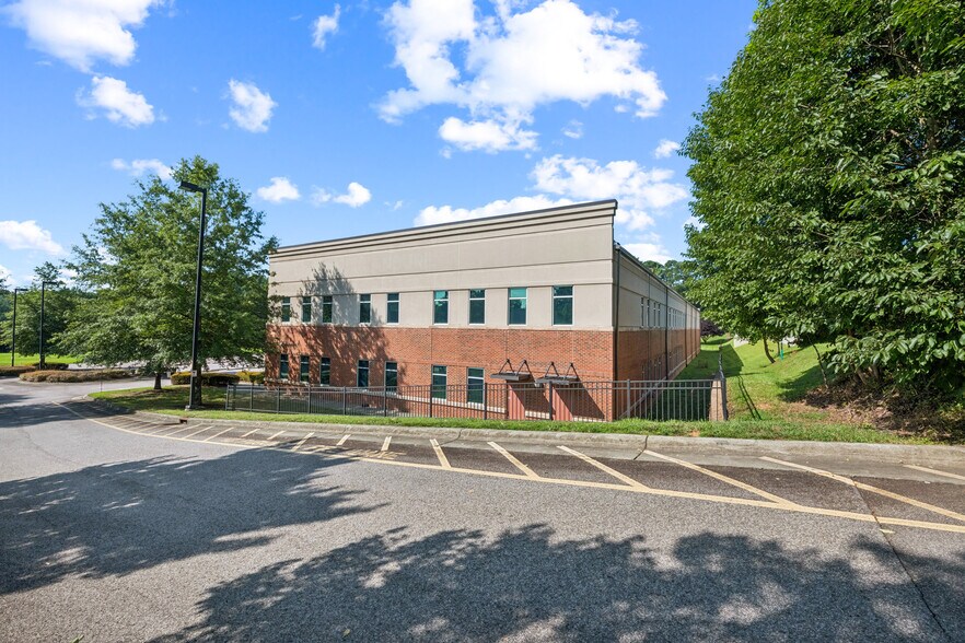 214 Capcom Ave, Wake Forest, NC à louer - Photo du bâtiment - Image 3 de 48