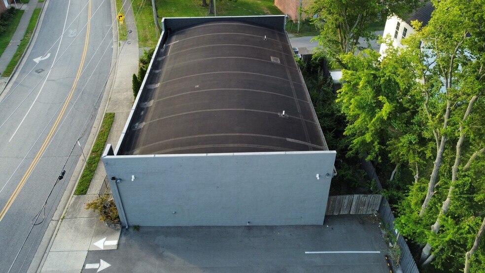 1829 Jo Johnston Ave, Nashville, TN à vendre - Photo du bâtiment - Image 2 de 15