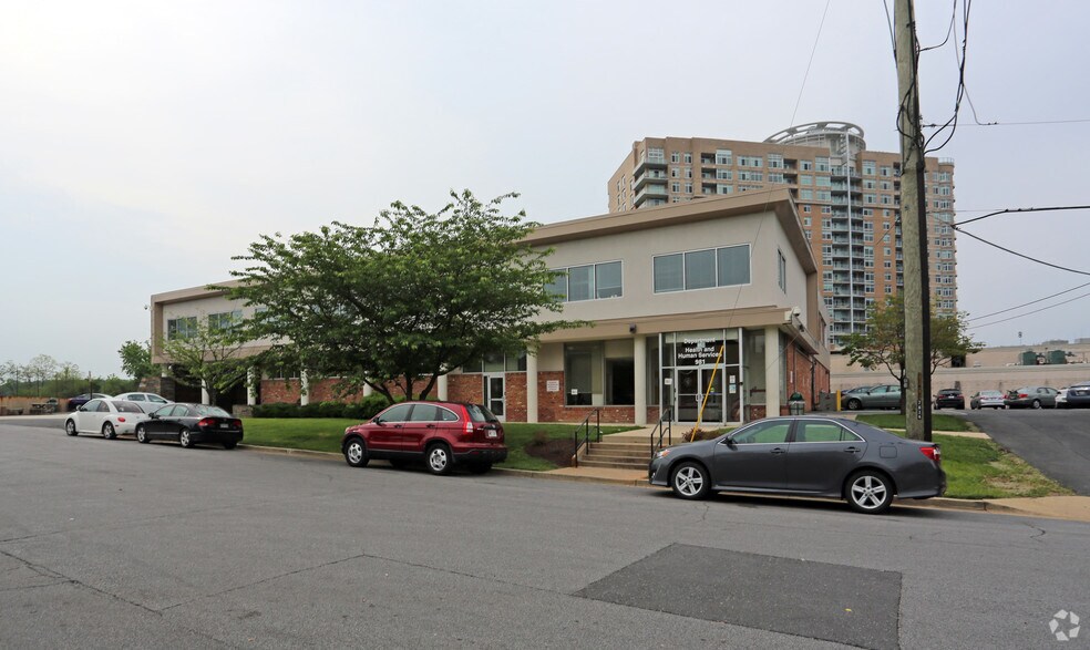 981 Rollins Ave, Rockville, MD à louer - Photo du bâtiment - Image 1 de 4