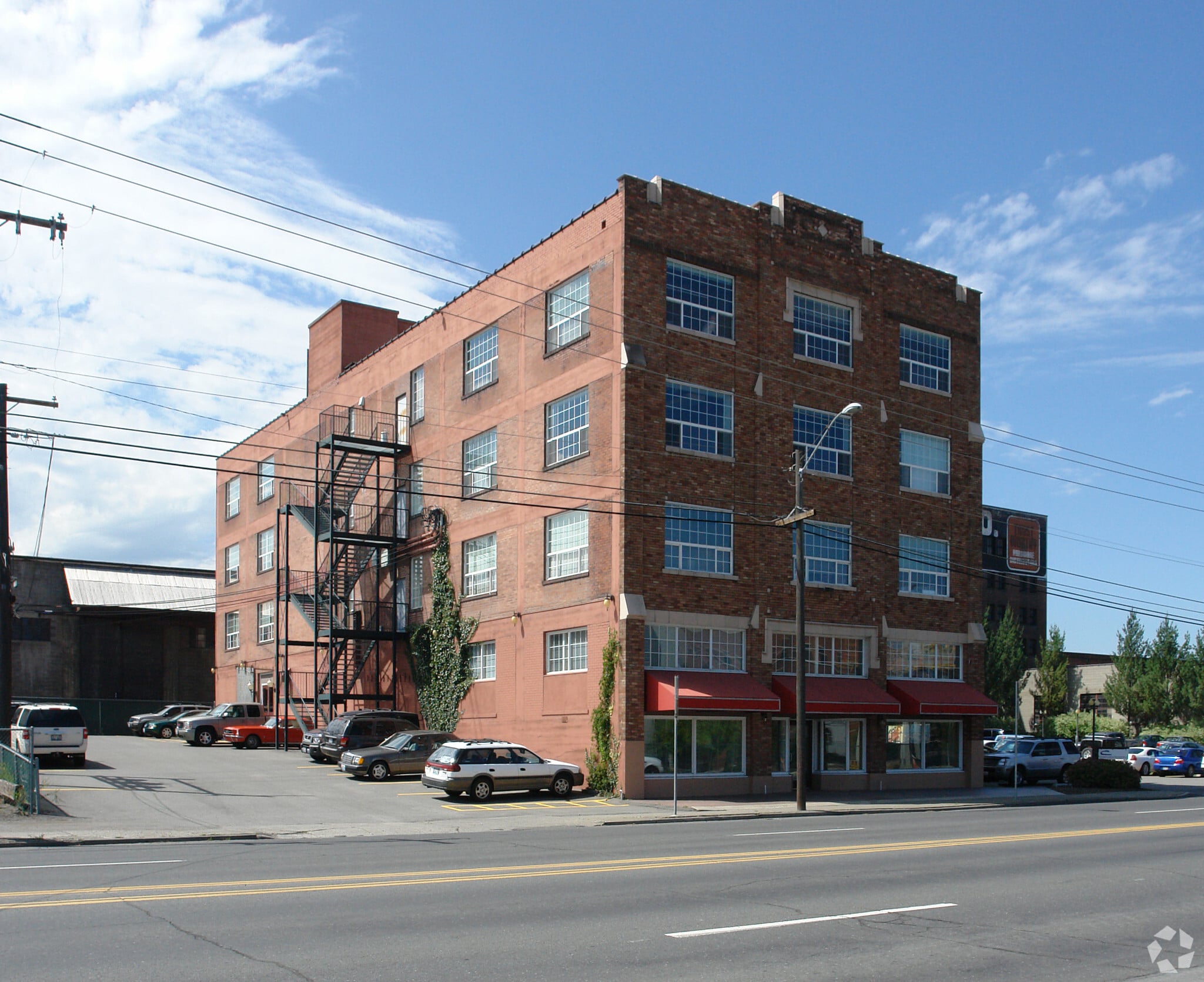 202 E Spokane Falls Blvd, Spokane, WA for lease Building Photo- Image 1 of 3