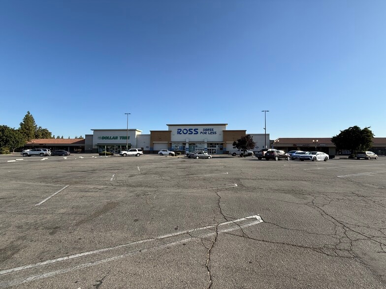 5400 Olive Dr, Bakersfield, CA for lease - Building Photo - Image 2 of 23