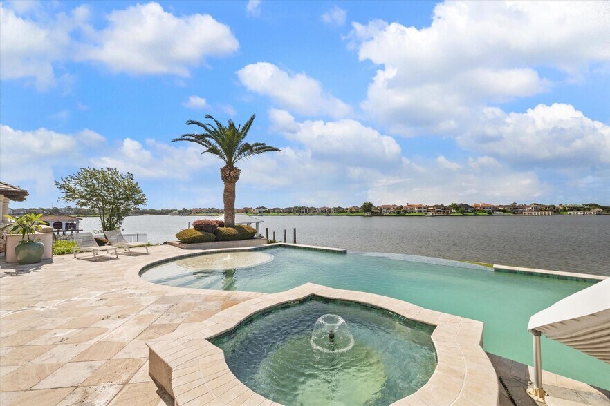 1818 Ray Shell Ct, Seabrook, TX à vendre - Photo du bâtiment - Image 3 de 50