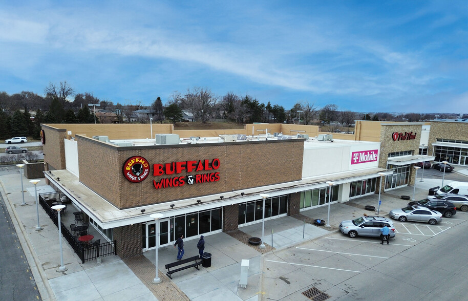 Shops At L St, Omaha, NE à vendre - Photo principale - Image 1 de 1