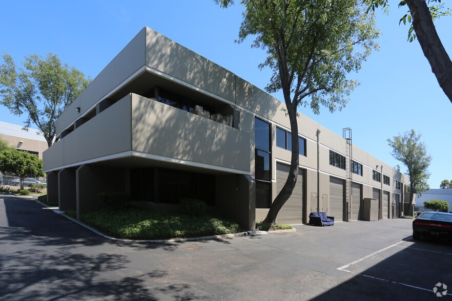 3100 Airway Ave, Costa Mesa, CA à louer - Photo du bâtiment - Image 2 de 3
