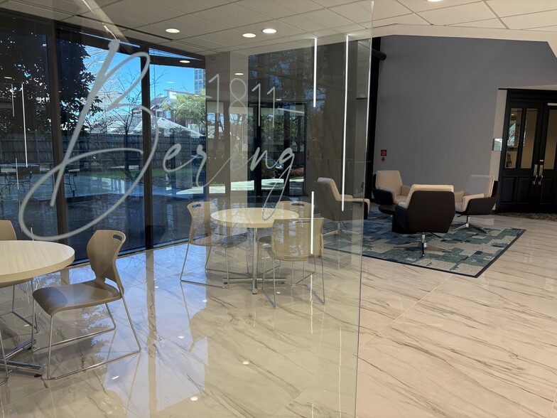 1811 Bering Dr, Houston, TX for lease - Interior Photo - Image 2 of 33