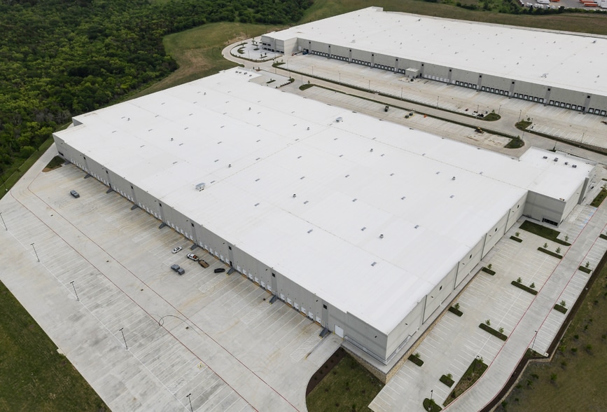 3584 Mountain Creek Pky, Dallas, TX à louer - Photo du bâtiment - Image 2 de 17