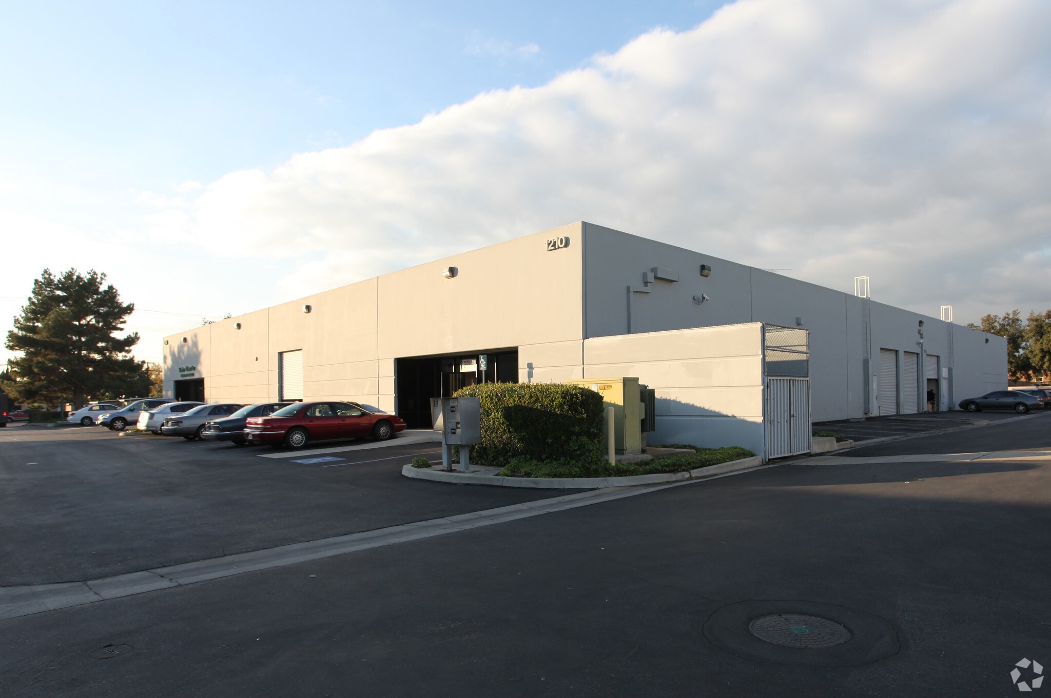 1210 E Lexington Ave, Pomona, CA à louer Photo principale- Image 1 de 30