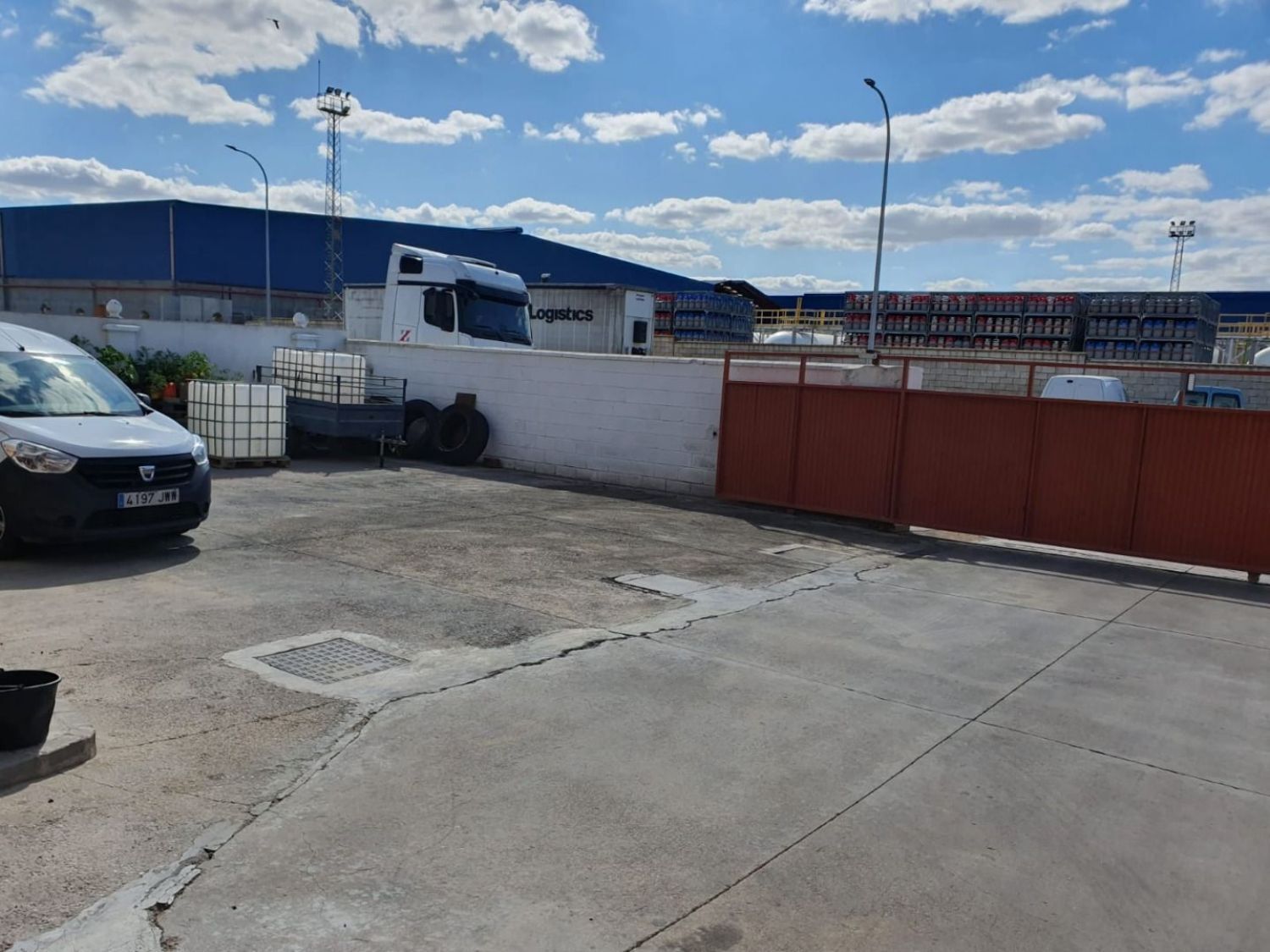 Industrial in Dos Hermanas for sale Building Photo- Image 1 of 13