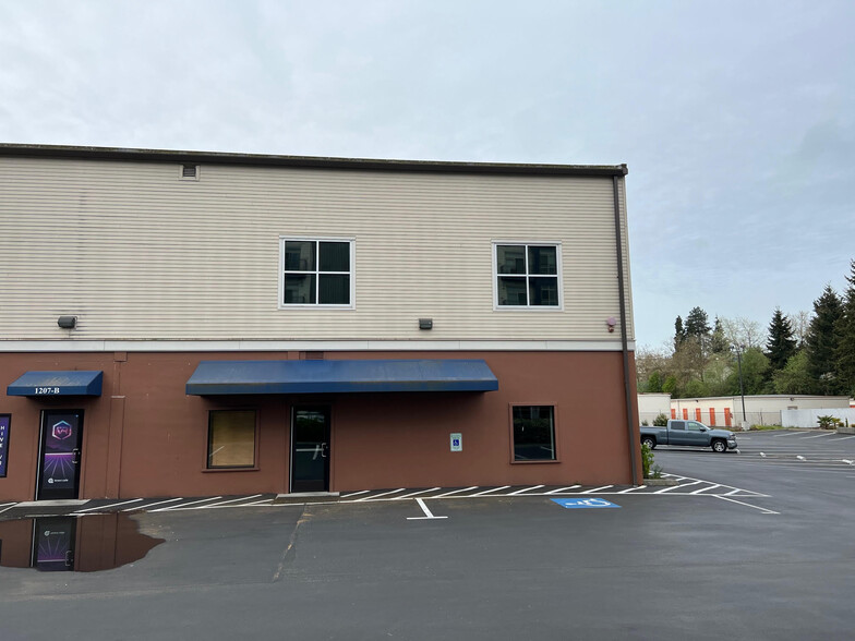 1207 N 152nd St, Shoreline, WA for lease - Building Photo - Image 3 of 5