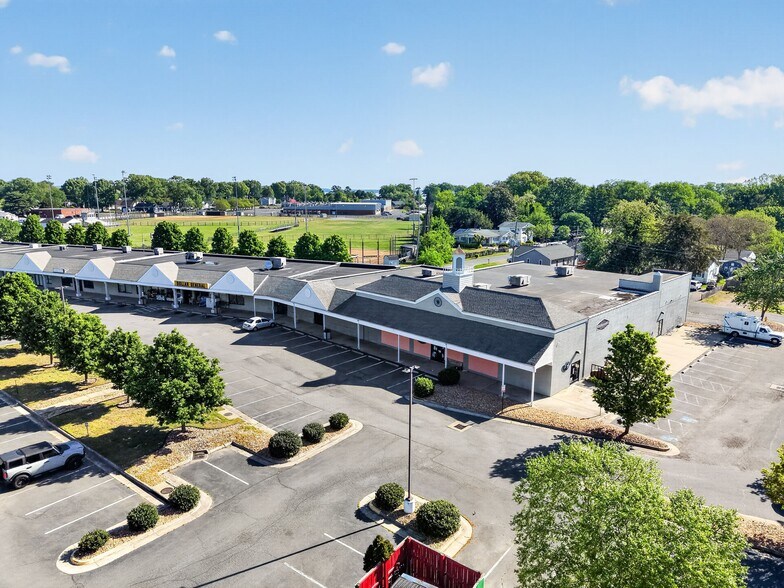 501-535 Euclid Ave, Colonial Beach, VA à vendre - Photo du bâtiment - Image 2 de 5