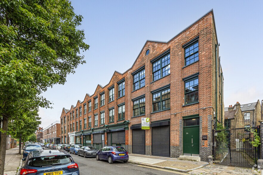 1-7A Durham Yard, Londres à louer - Photo du bâtiment - Image 2 de 7
