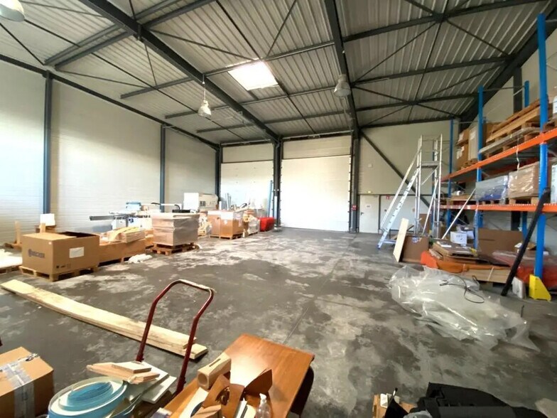 Bureau dans Vourles à louer - Photo intérieure - Image 2 de 8