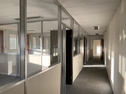 Industriel dans Éragny à louer - Photo du bâtiment - Image 3 de 16