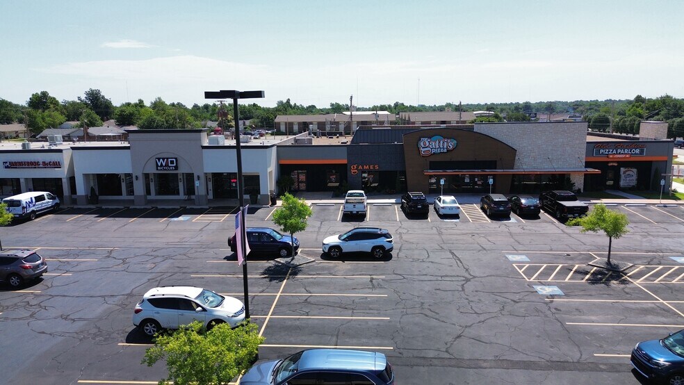 9412-9494 N May Ave, Oklahoma City, OK à louer - Photo du bâtiment - Image 2 de 22