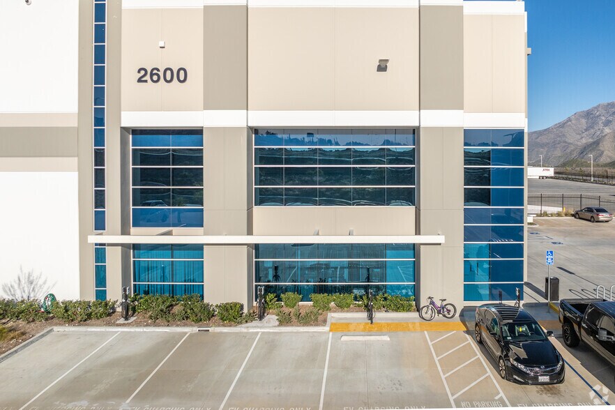 2600 E John St, Banning, CA à louer - Photo du bâtiment - Image 3 de 7