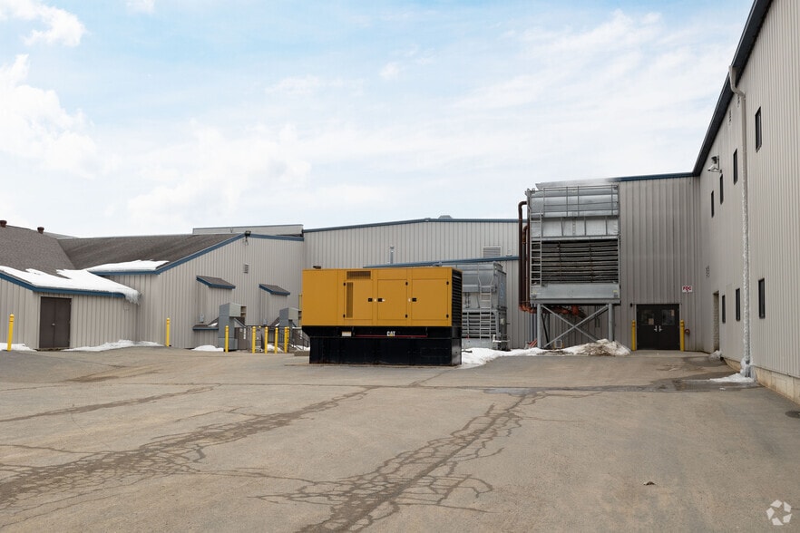 603 Queensbury Ave, Queensbury, NY for sale - Building Photo - Image 3 of 26