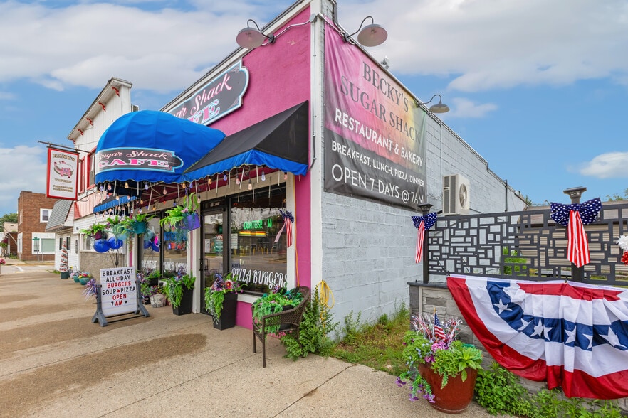 158 S Main St, Adams, WI for sale - Building Photo - Image 3 of 11