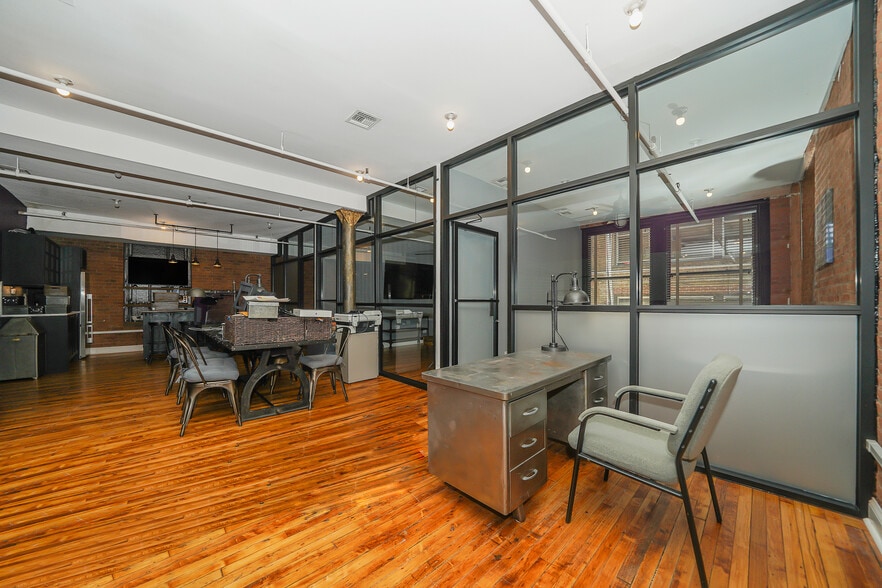 247 W 36th St, New York, NY for lease - Building Photo - Image 3 of 7