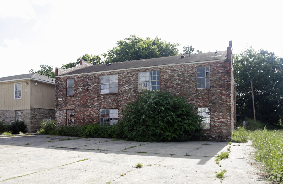 646 N Donmoor Ave, Baton Rouge, LA for sale - Primary Photo - Image 1 of 2