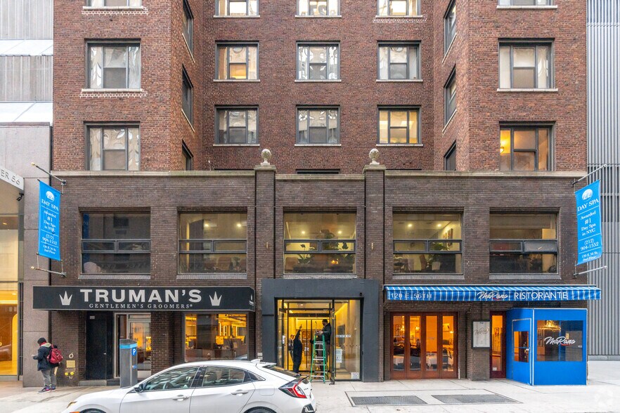 120 E 56th St, New York, NY à louer - Photo du bâtiment - Image 2 de 21