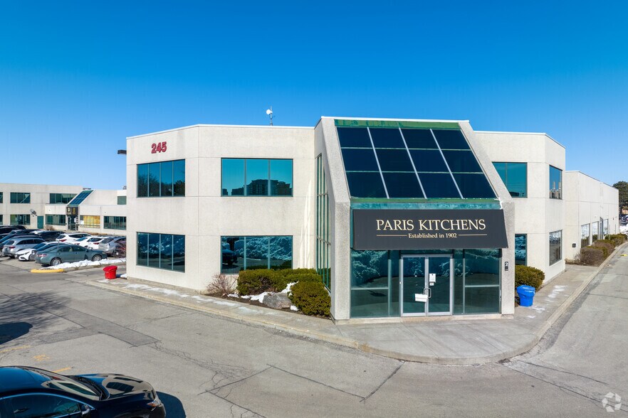 245 W Beaver Creek Rd, Richmond Hill, ON à vendre - Photo du bâtiment - Image 1 de 1