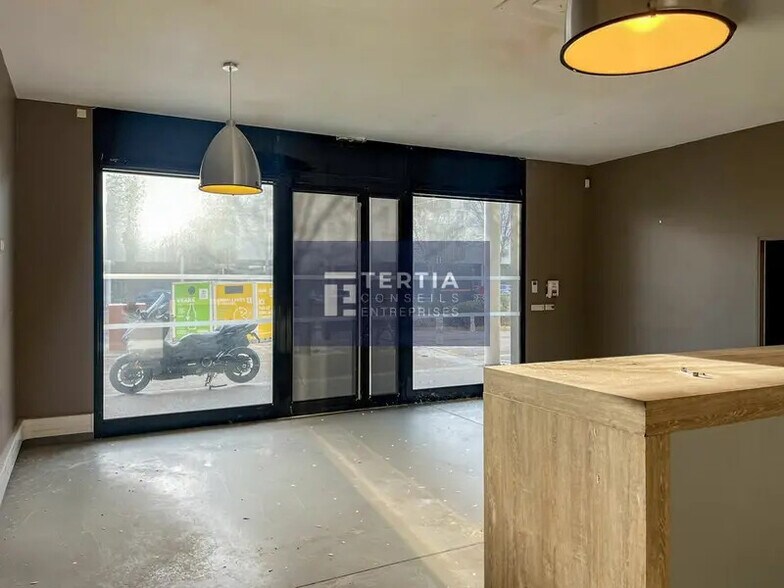Retail in Castelnau-le-Lez for sale - Interior Photo - Image 2 of 7