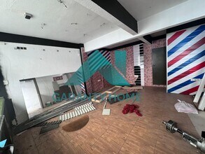 Retail in Cáceres, Cáceres for lease Interior Photo- Image 2 of 5