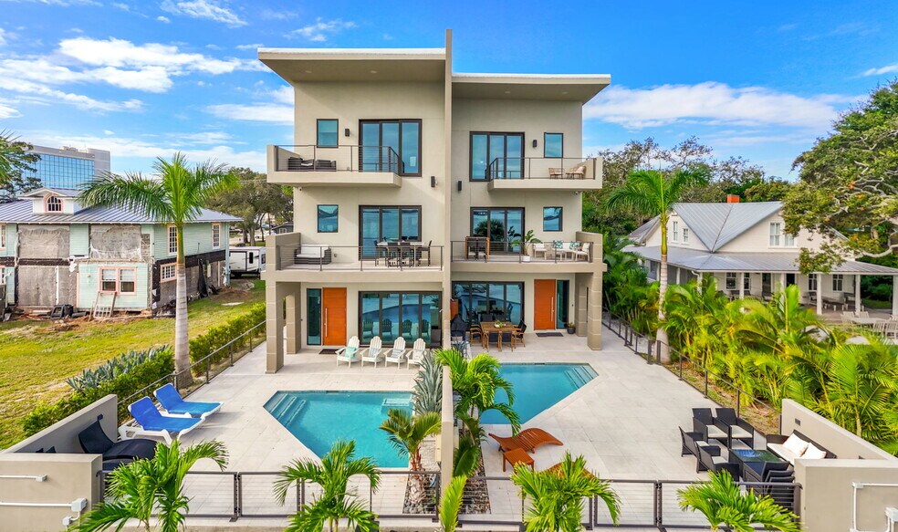 1807 Riverview Dr, Melbourne, FL à vendre - Photo principale - Image 1 de 8