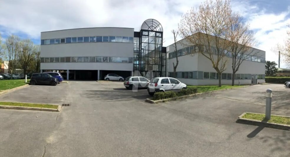 Office in Évry-Courcouronnes for lease - Building Photo - Image 1 of 11