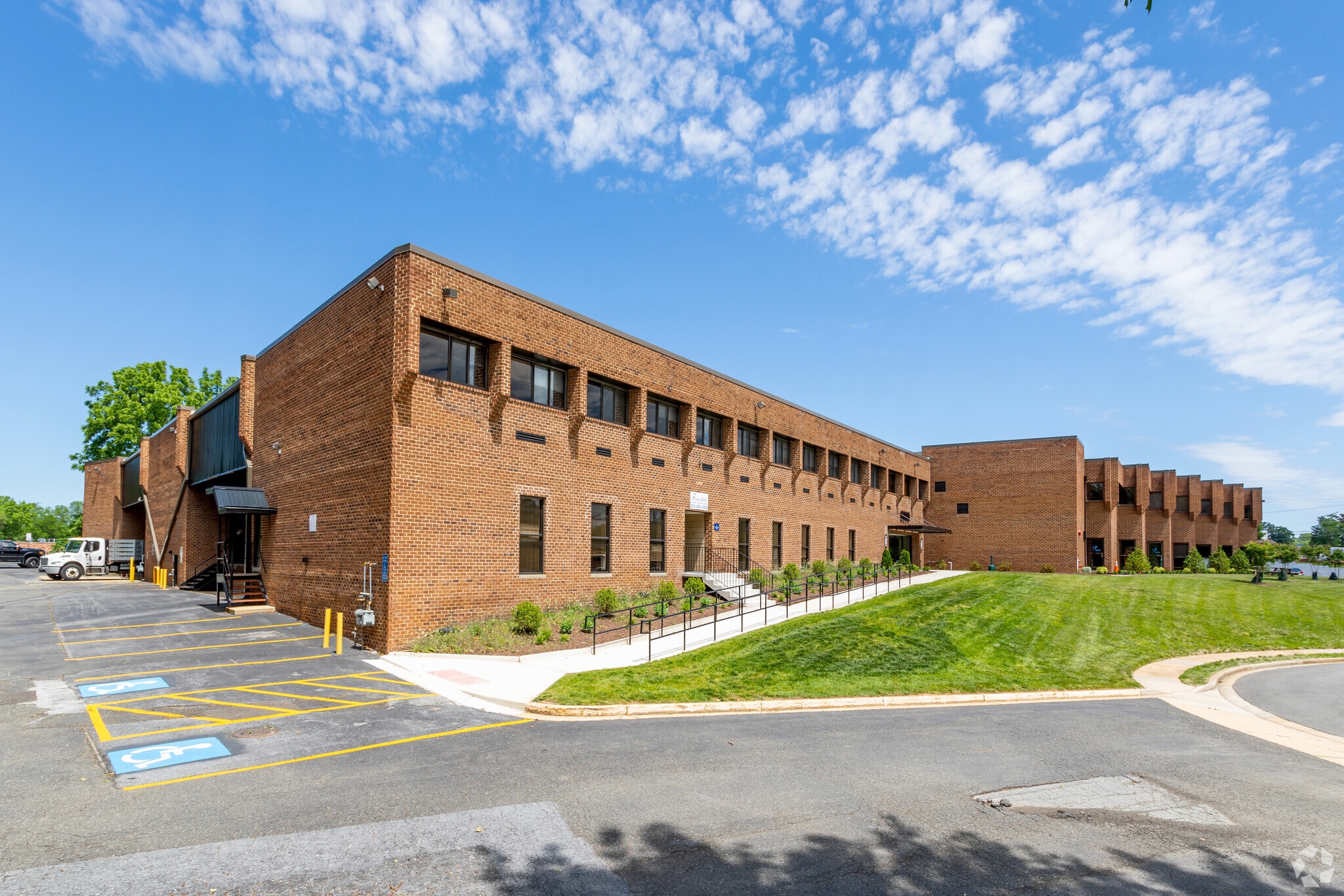 8000 Forbes Pl, Springfield, VA for lease Building Photo- Image 1 of 19