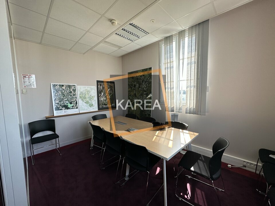 Office in Chessy for lease Interior Photo- Image 1 of 6