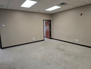 28050 US Hwy 19 N, Clearwater, FL for lease Interior Photo- Image 1 of 4