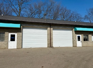400 Business Centre Dr, Lansing, MI for lease Interior Photo- Image 1 of 18