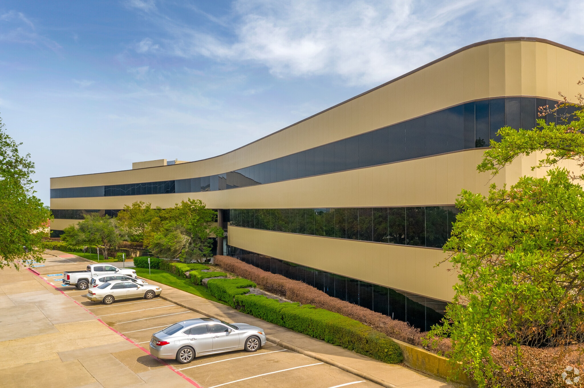 1200 W Walnut Hill Ln, Irving, TX for lease Primary Photo- Image 1 of 22