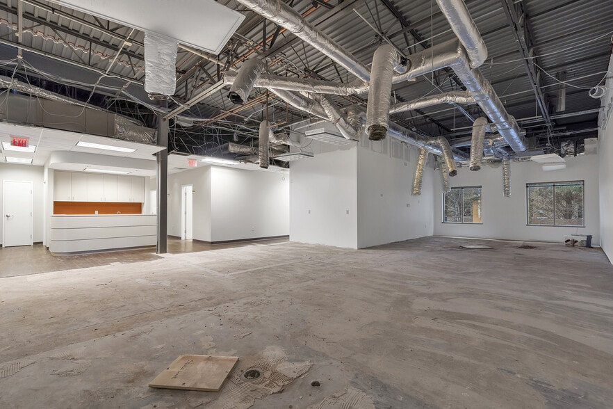 4385 Johns Creek Pky, Suwanee, GA for lease - Interior Photo - Image 3 of 34