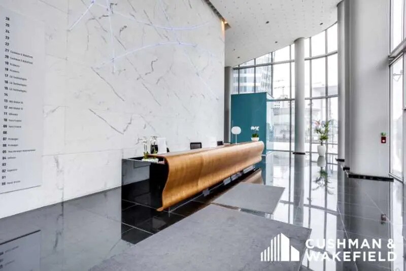 77 Esplanade Du Général De Gaulle, Puteaux for lease Interior Photo- Image 1 of 10