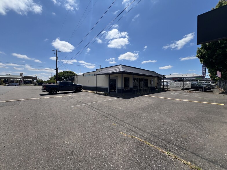 1350 Pacific Blvd SE, Albany, OR à vendre - Photo du bâtiment - Image 3 de 8