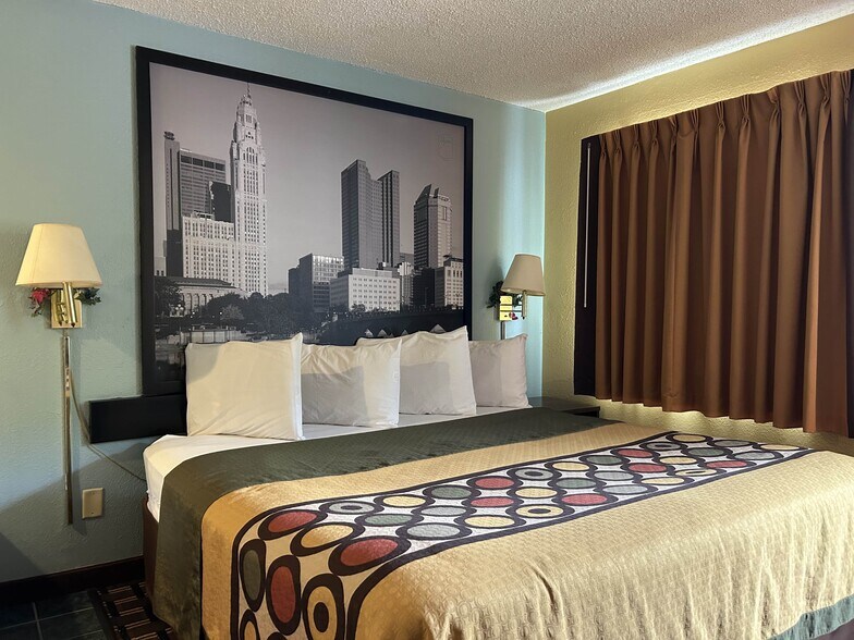 299 Adena Dr, Newcomerstown, OH à vendre - Photo du bâtiment - Image 3 de 25