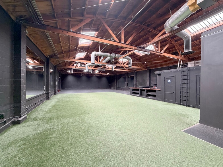 6610 Lexington Ave, Los Angeles, CA for lease - Building Photo - Image 3 of 14