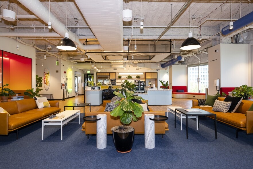 333 W San Carlos St, San Jose, CA for lease - Interior Photo - Image 1 of 26