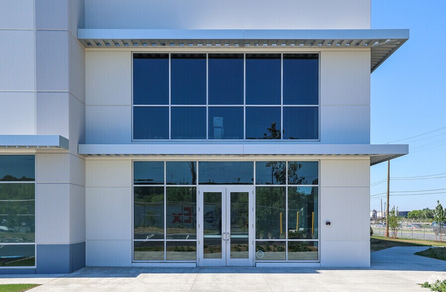 101 Lee Burbank Hwy, Revere, MA à louer - Photo du bâtiment - Image 3 de 17