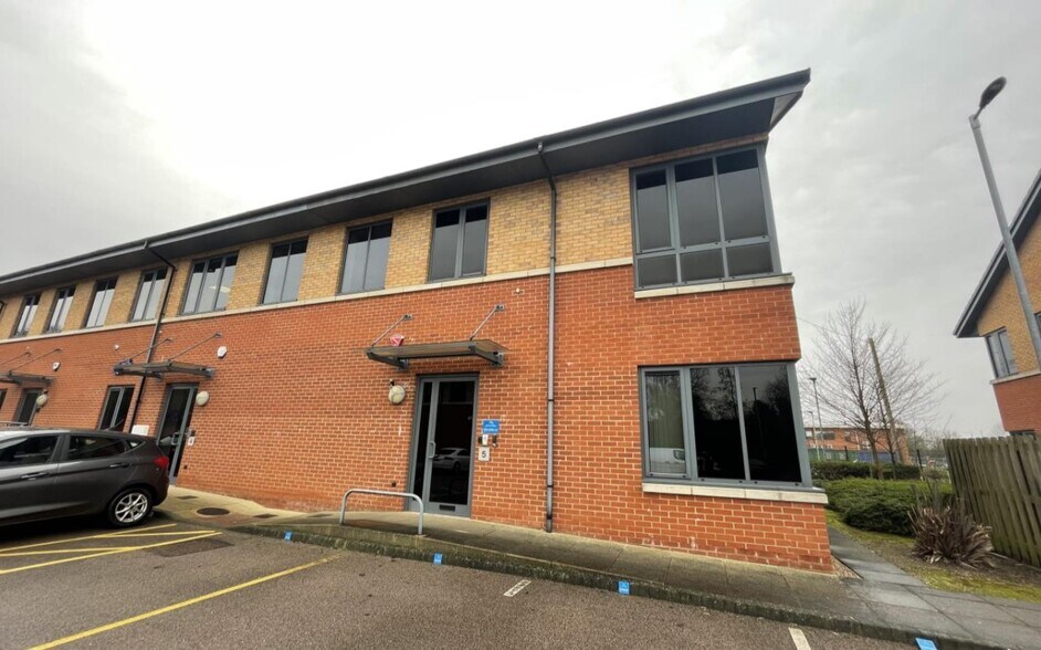 Farrington Way, Eastwood à vendre - Photo du bâtiment - Image 2 de 11